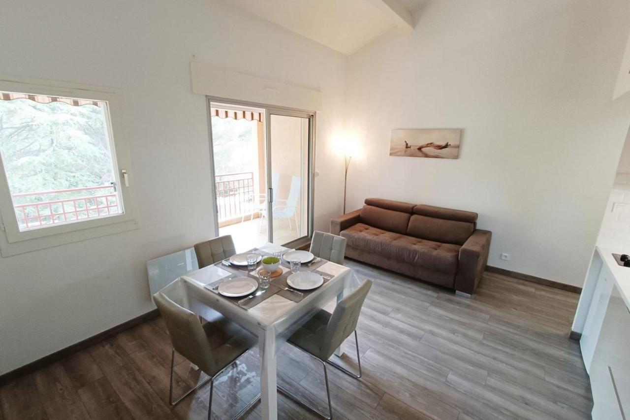 Spacious Sea View Apart At 50M From The Beach Bandol Bagian luar foto